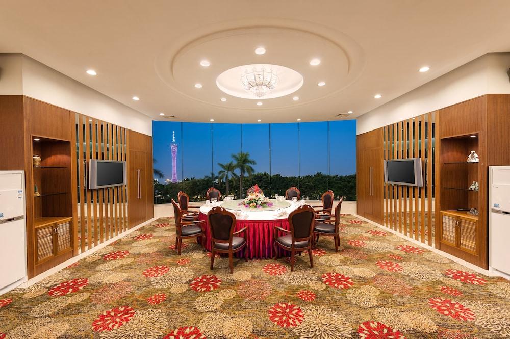 Ramada By Wyndham Pearl Guangzhou-Canton Fair Free Shuttle Bus Exterior foto